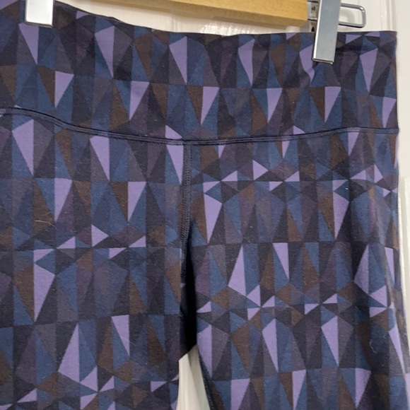 Lululemon Stainglass leggings - Picture 2 of 5